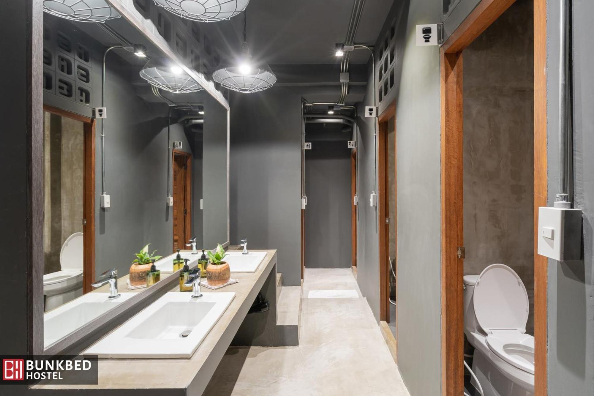 Bunkbed Hostel Makkasan Экстерьер фото